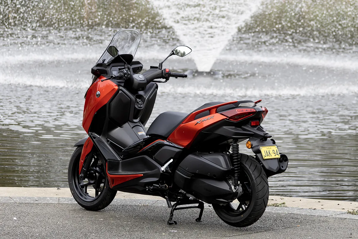 XMAX 300
