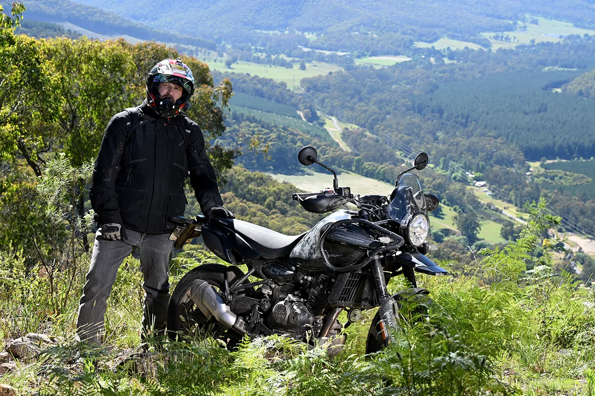 2025 ROYAL ENFIELD HIMALAYAN 450 MANA BLACK EDITION