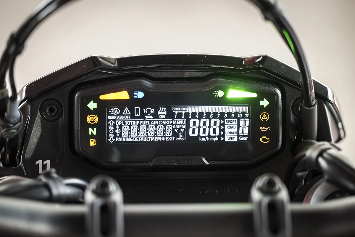 Ducati Hypermotard 698 display