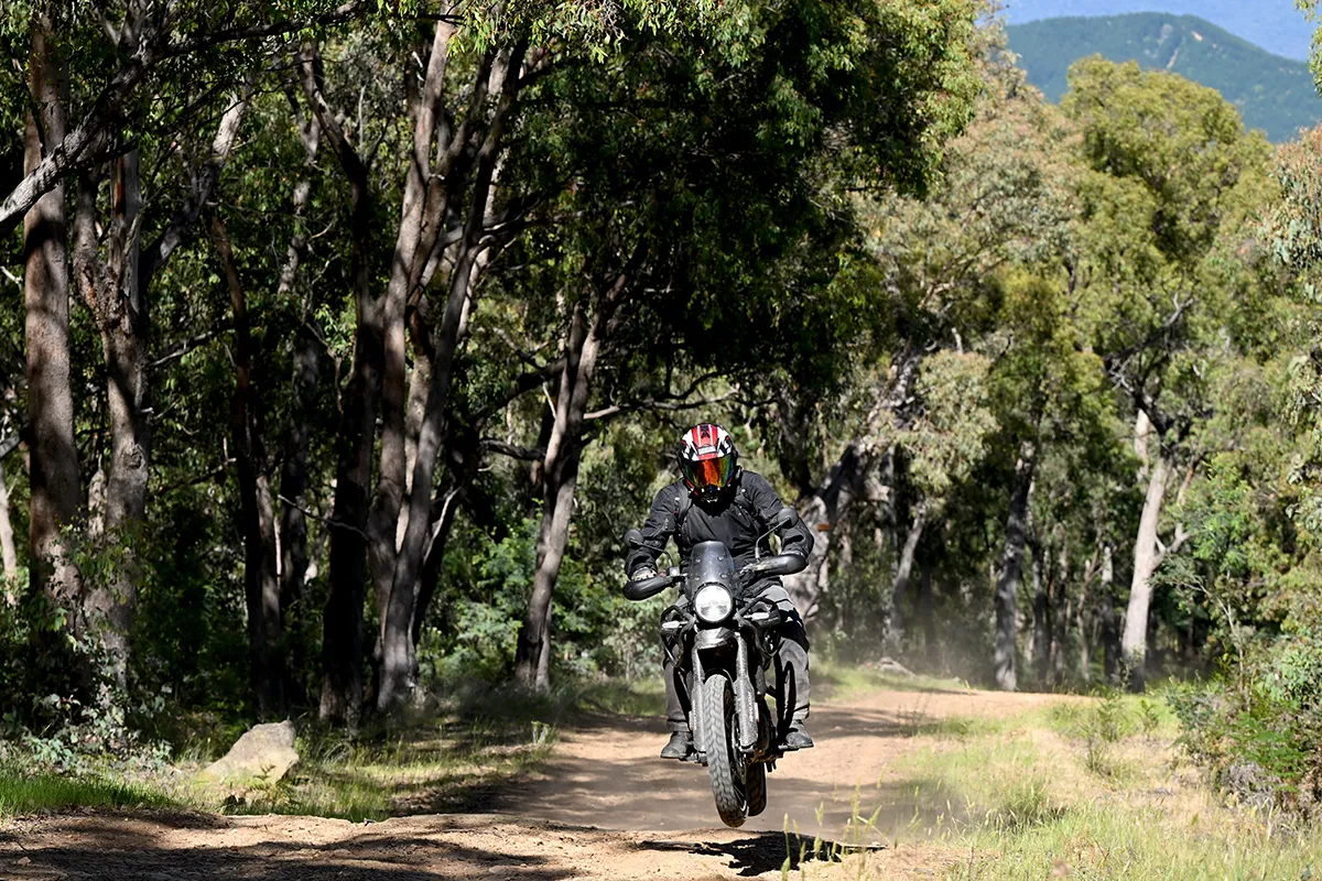 2025 ROYAL ENFIELD HIMALAYAN 450 MANA BLACK EDITION